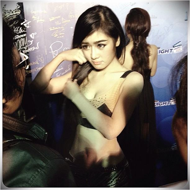 สุดซี๊ด! ใบเตย กระแต ประชันในงาน Star&rsquo;s Light Awards 2012