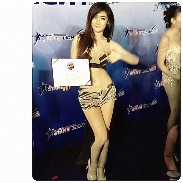 สุดซี๊ด! ใบเตย กระแต ประชันในงาน Star&rsquo;s Light Awards 2012