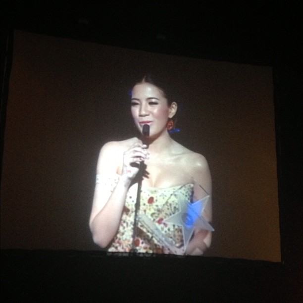 สุดซี๊ด! ใบเตย กระแต ประชันในงาน Star&rsquo;s Light Awards 2012