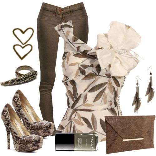 แฟชั่น อัพเดท ลายงู ต้อนรับ ปีมะเส็ง 2013