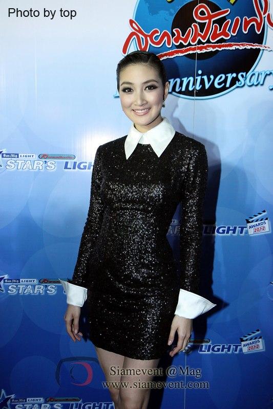 ภาพงาน 17ปี สยามบันเทิงเมื่อคืน แพนได้รับรางวัลในสาขา "ขาเรียวเกี่ยวใจ