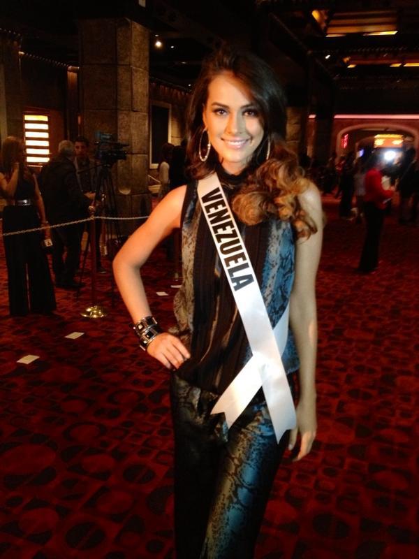 ผลงานของ Miss Venezuela Universe 2012ใกล้วันตัดสินแล้ว