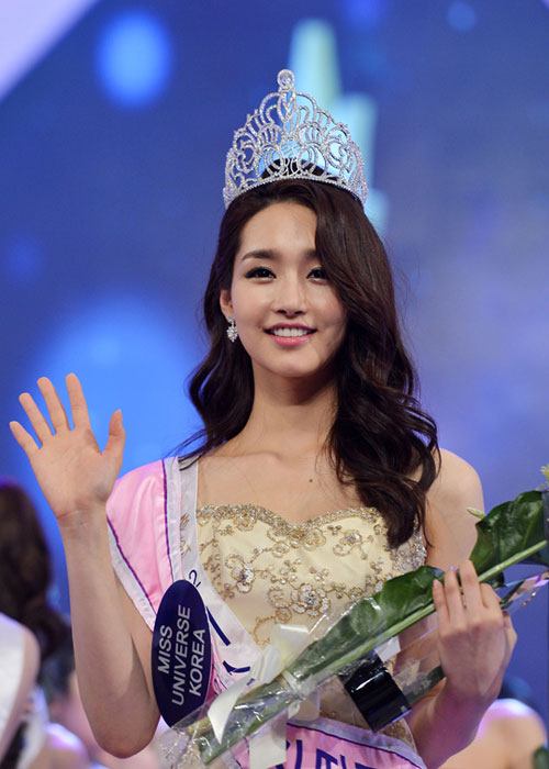 Miss universe 2012 มีความรู้สืกว่า Miss เกาหลี ได้ มงกุฎ  แน่ๆ สง่างามมาก
