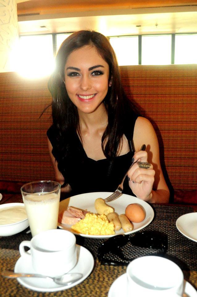 kimberly vs. Rida Miss universe 2012