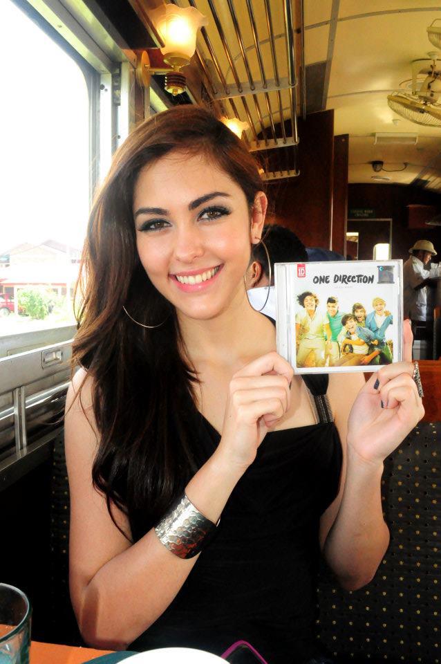 kimberly vs. Rida Miss universe 2012