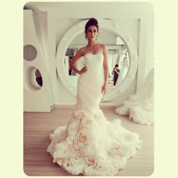 ว้าว! เอมี่ กลิ่นประทุม ในชุดเจ้าสาว สวยเป๊ะ