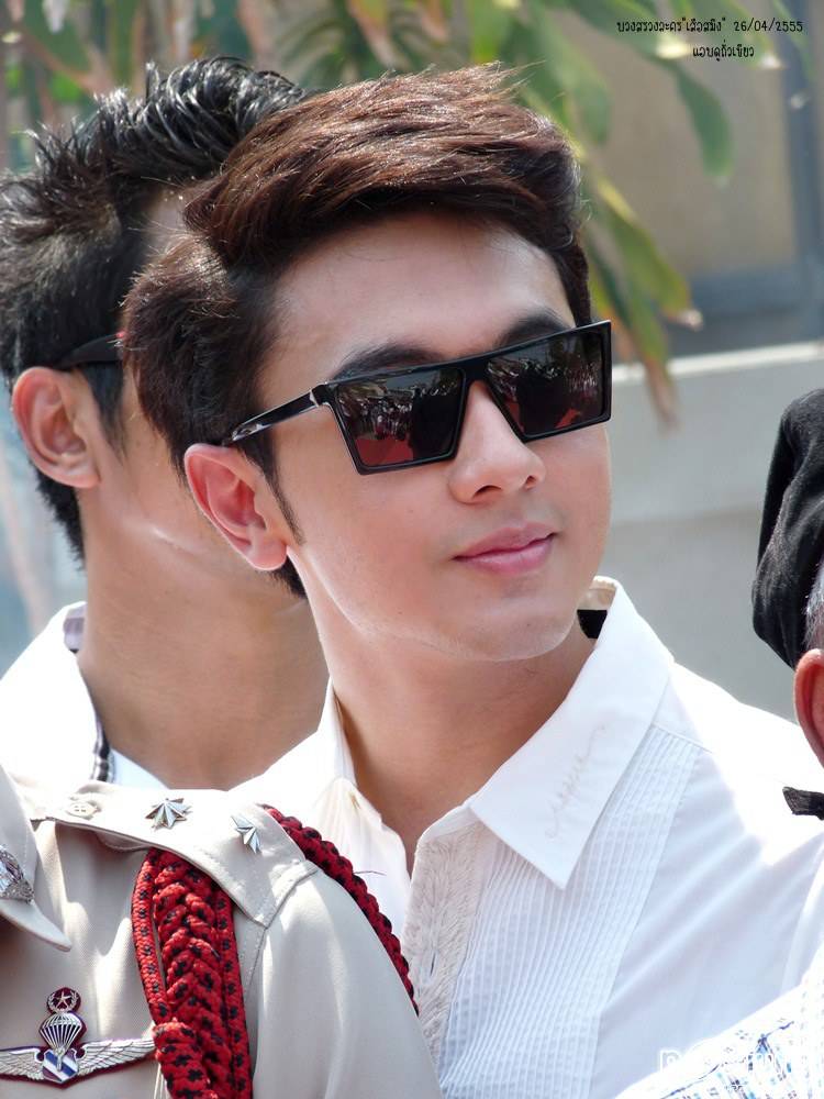 เอส+นัททิว วัดความหล่อที่แตกต่าง