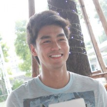 เพ็ชร หล่อเข้มยิ้มน่ารักอีก