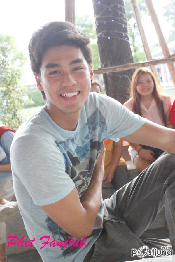 เพ็ชร หล่อเข้มยิ้มน่ารักอีก