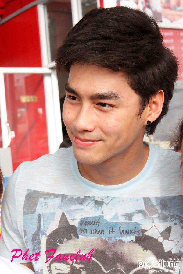 เพ็ชร หล่อเข้มยิ้มน่ารักอีก