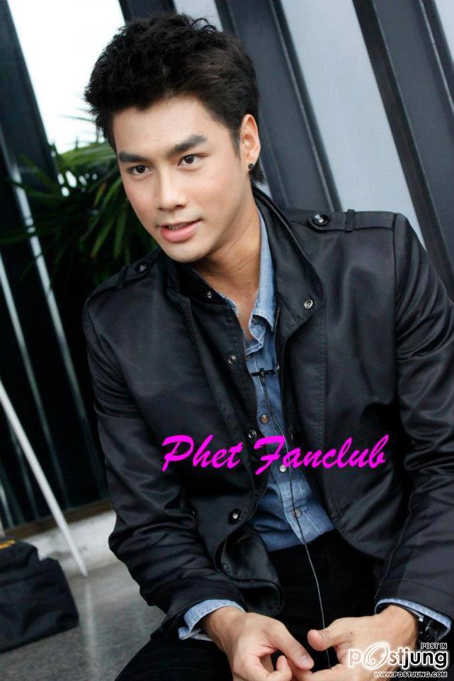 เพ็ชร หล่อเข้มยิ้มน่ารักอีก