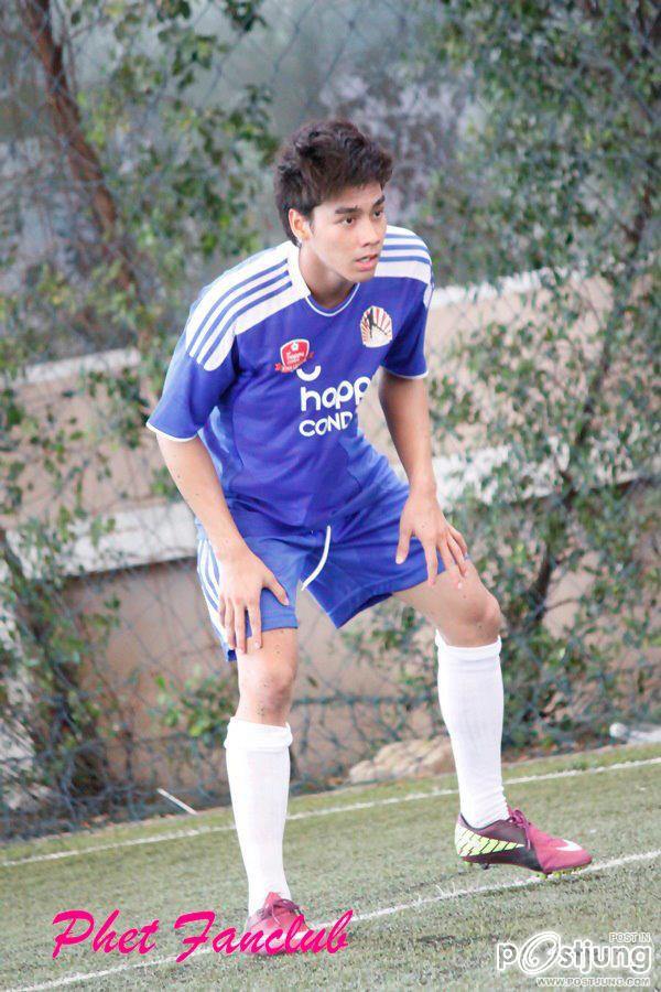 เพ็ชร หล่อเข้มยิ้มน่ารักอีก