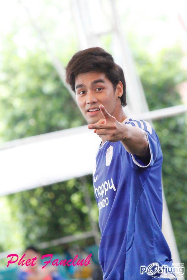 เพ็ชร หล่อเข้มยิ้มน่ารักอีก