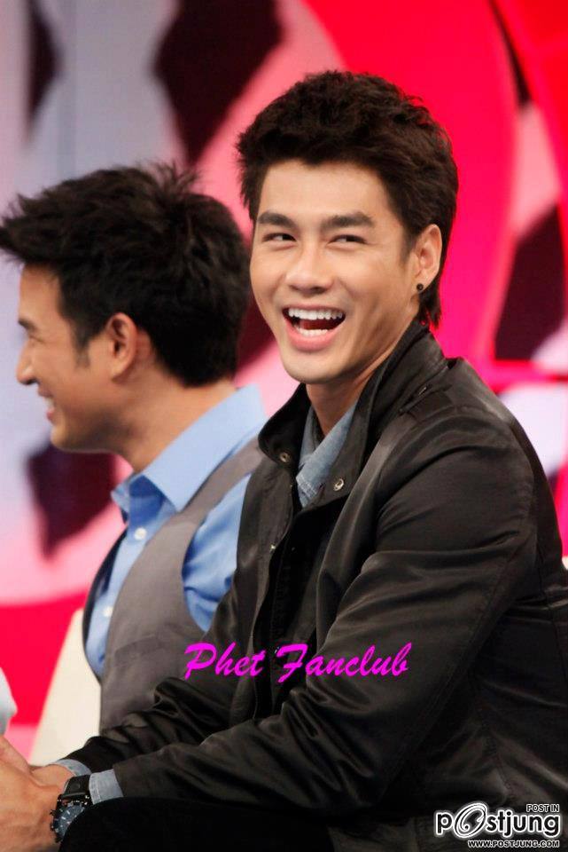 เพ็ชร หล่อเข้มยิ้มน่ารักอีก