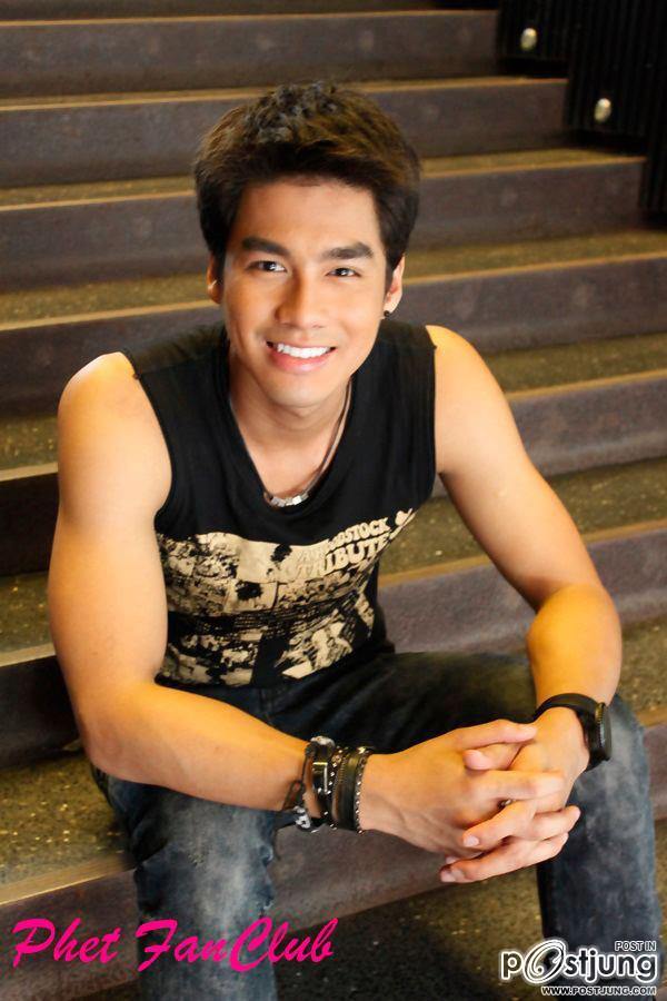 เพ็ชร หล่อยิ้มน่ารัก