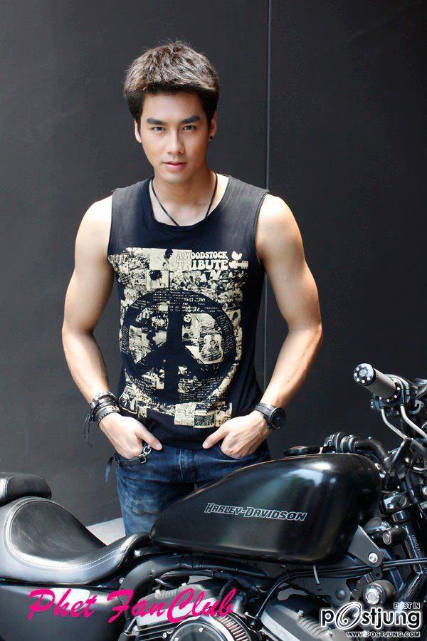 เพ็ชร หล่อยิ้มน่ารัก