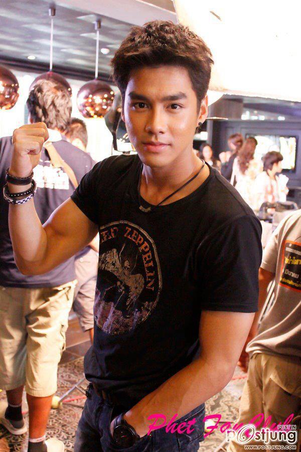 เพ็ชร หล่อยิ้มน่ารัก