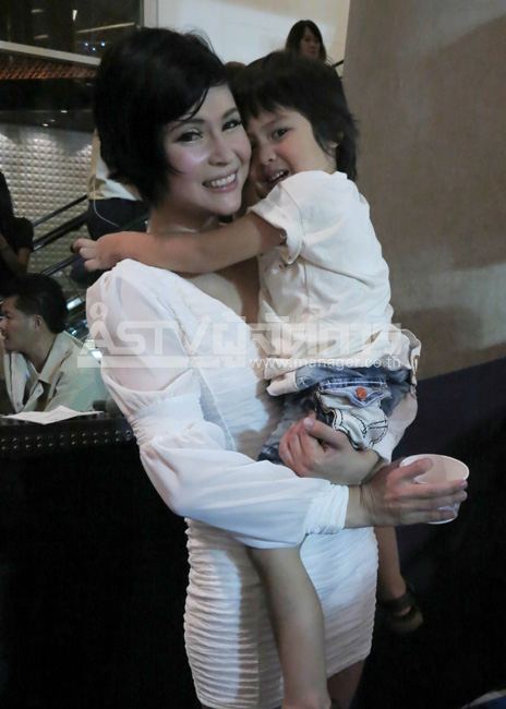 &ldquo;แอนนี่&rdquo; ดันลูกชายเดินแบบหาเงินค่าเทอม ไม่หวังขอเงิน &ldquo;ฟิล์ม&rdquo;