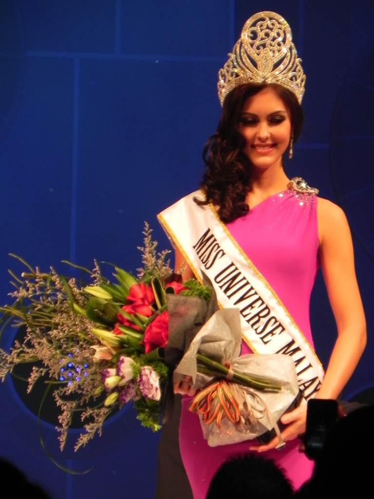 Miss universe 2012 กริ๊ดดด มงกุฎ อยู่ที่เธอแน่ๆ วันพรุ่งนี้ กริ๊ดดด กลัวมาก