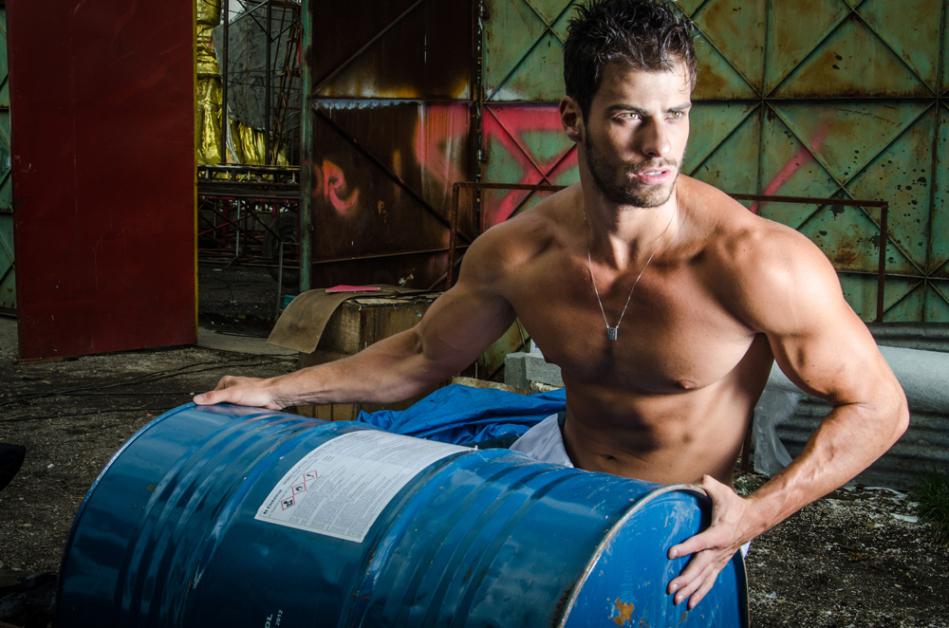 Lucas Malvacini @ A Capa #63 December 2012