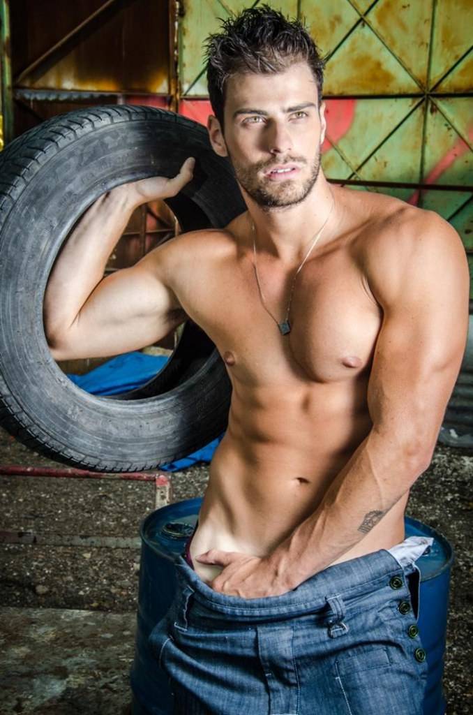 Lucas Malvacini @ A Capa #63 December 2012