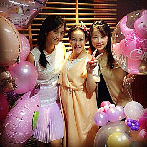 ประมวลภาพดาราเยี่ยม หนิง ปณิตา หลังคลอด น้องนิริน ไร้เงา นุ่น