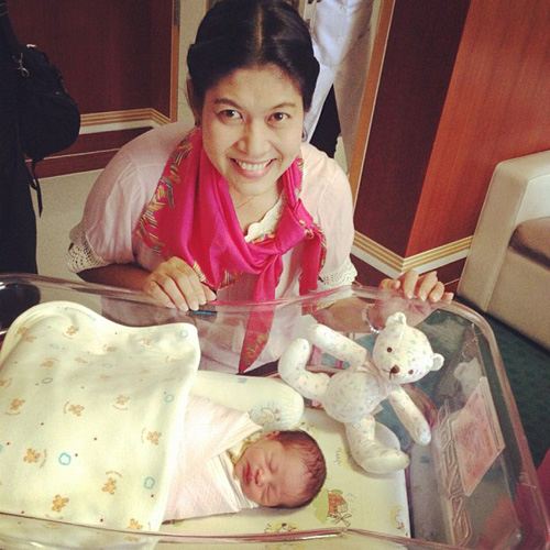 ประมวลภาพดาราเยี่ยม หนิง ปณิตา หลังคลอด น้องนิริน ไร้เงา นุ่น