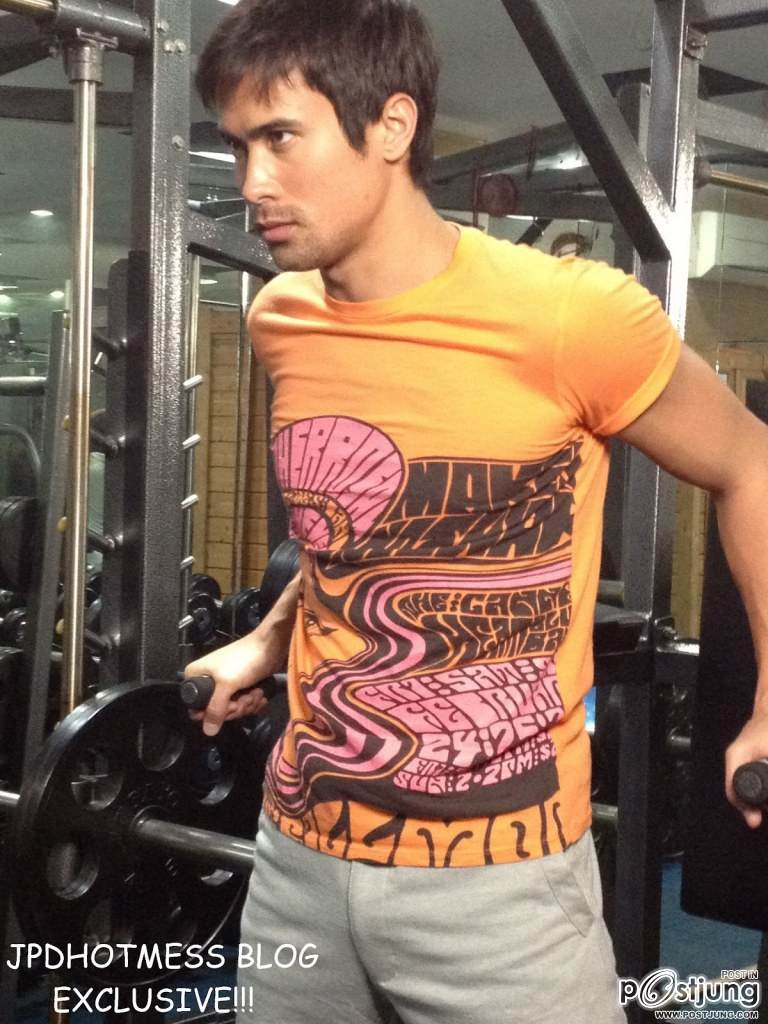 หล่อเข้มแบบแน่นๆ sam mailby