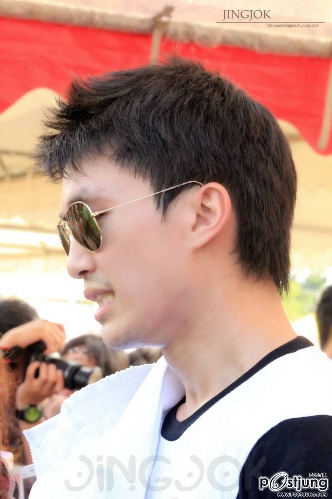 ซูมพี่ ไผ่...เนียนเชียวกล้องอ่ะ