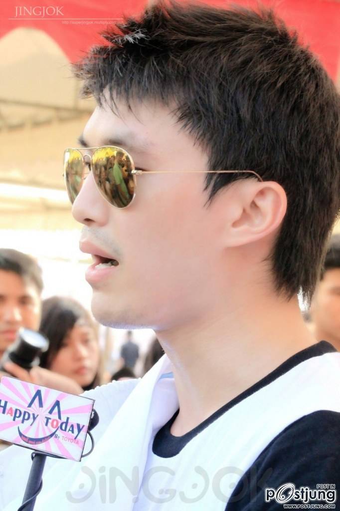 ซูมพี่ ไผ่...เนียนเชียวกล้องอ่ะ