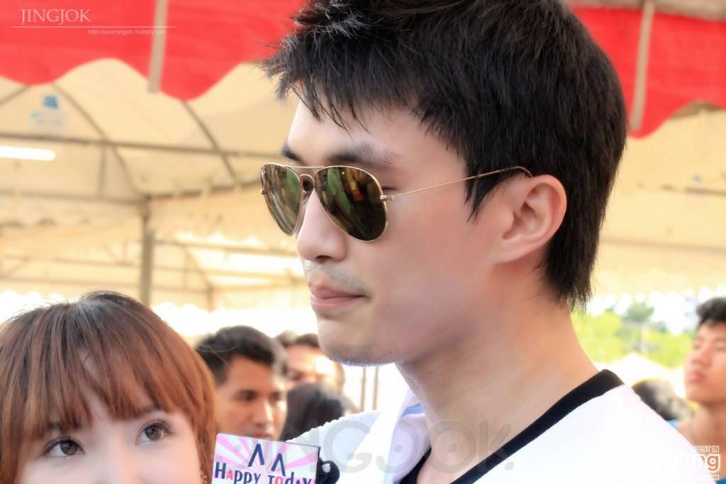 ซูมพี่ ไผ่...เนียนเชียวกล้องอ่ะ