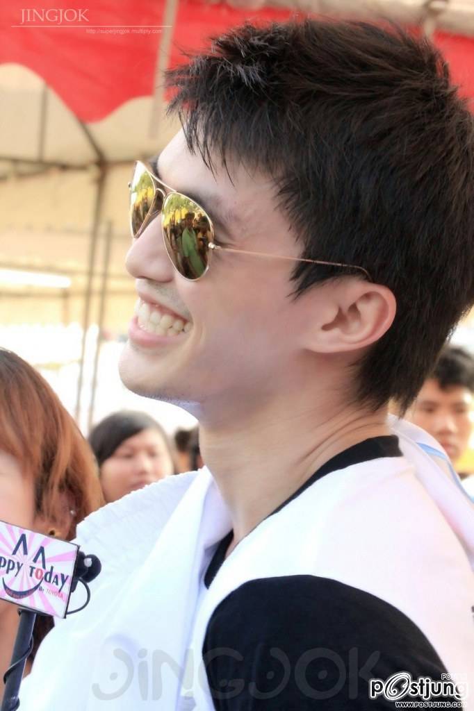 ซูมพี่ ไผ่...เนียนเชียวกล้องอ่ะ