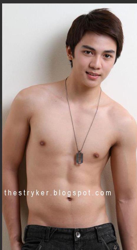 หนุ่มตี๋ปินอยหน้าตา+หุ่นเป๊ะ