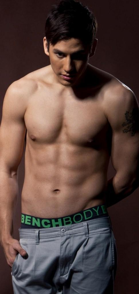 หนุ่มตี๋ปินอยหน้าตา+หุ่นเป๊ะ