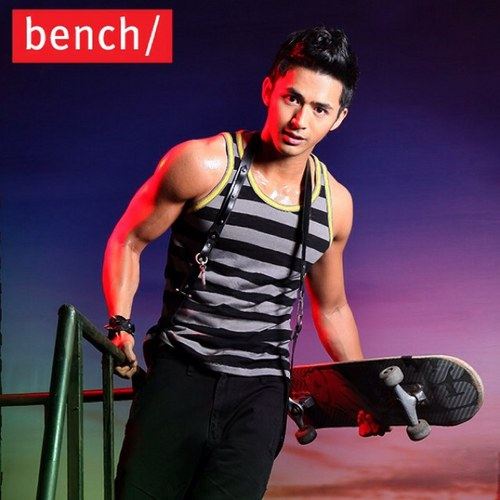 หนุ่มตี๋ปินอยหน้าตา+หุ่นเป๊ะ