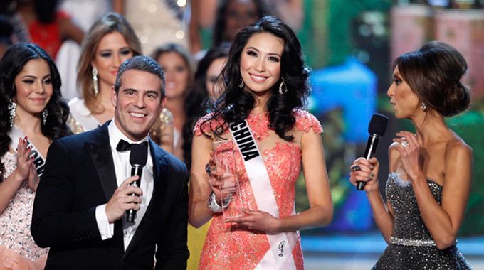 ชุดประจำชาติยอดเยี่ยม ได้แก่...China