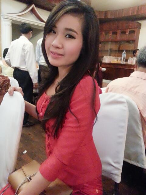 เฟื้องสาวแอร์หน้ามวยจากประเทดลาว