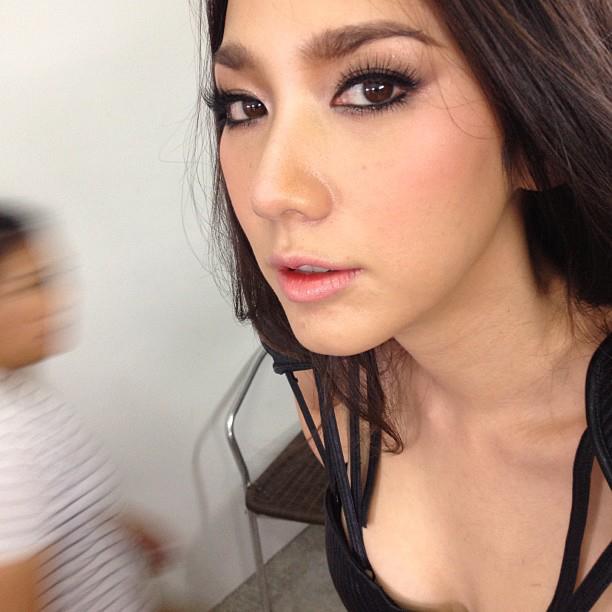 อั้มกับนุ่น  จมูกใครสวยครับ