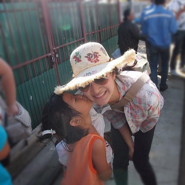 แพนเค้ก ยามแต่งหน้าอ่อนๆ น่ารักอ่ะ