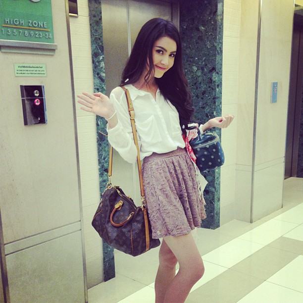 ระหว่าง  กัสจัง กับ ใหม่ดาวิกา ชอบใครมากกว่ากัน ณ ตอนนี้