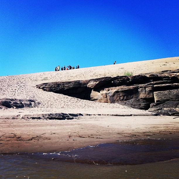 ภาพล่าสุดจากกองถ่ายละครฟ้าจรดทราย ตุ้ย-ขวัญ จัดเต็ม