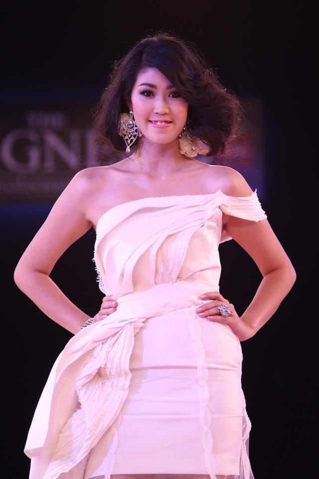 ดีไซเนอร์...หน้าใหม่ของเมืองไทย กับการออกเเบบชุดเจ้าสาว สวมใส่โดยว่าที่เจ้าสาวตัวจริง