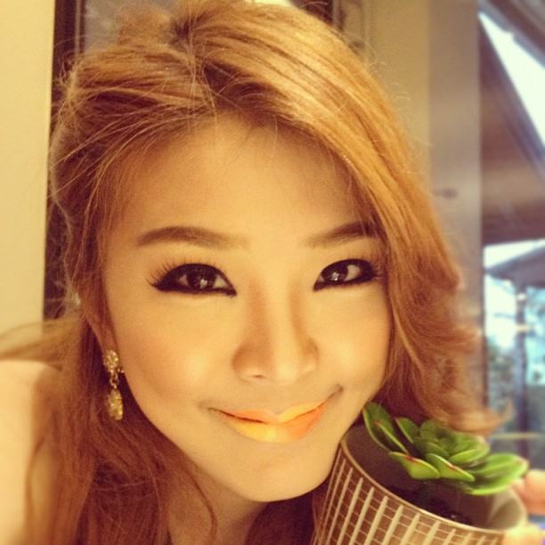 แย้ นนทพร ธีระวัฒนสุข ขาววิ๊งเวอร์ๆ