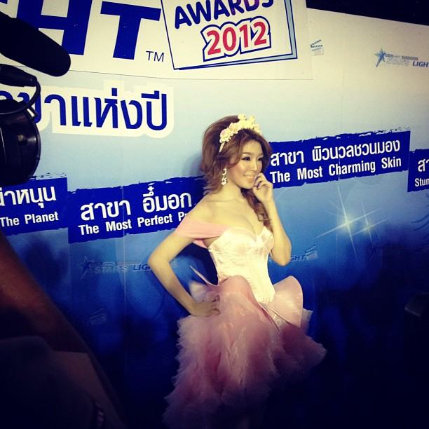 แย้ นนทพร ธีระวัฒนสุข ขาววิ๊งเวอร์ๆ