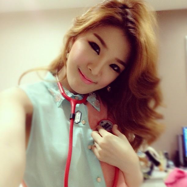 แย้ นนทพร ธีระวัฒนสุข ขาววิ๊งเวอร์ๆ