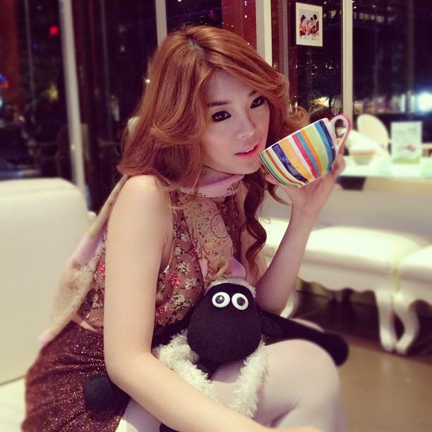 แย้ นนทพร ธีระวัฒนสุข ขาววิ๊งเวอร์ๆ