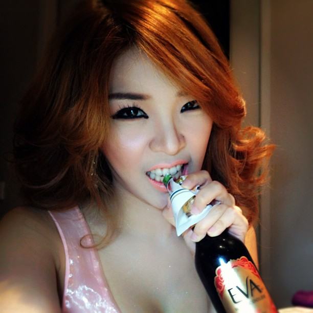 แย้ นนทพร ธีระวัฒนสุข ขาววิ๊งเวอร์ๆ