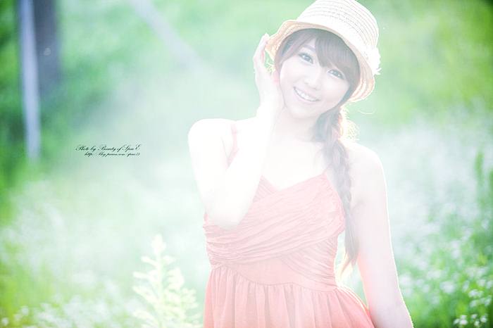 สวยใส Lee Eun Hye in Red Sun Dress