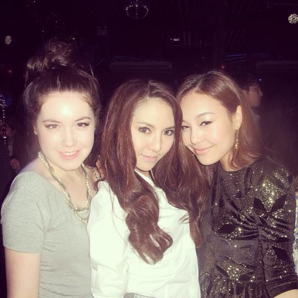 จินนี่ Kamikaze สวย ใส ไฮโซ กับสไตล์การแต่งตัวของเธอ