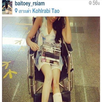 ใบเตย สปิริตสูงเว่อร์ นั่งวีลแชร์เล่นคอนเสิร์ต